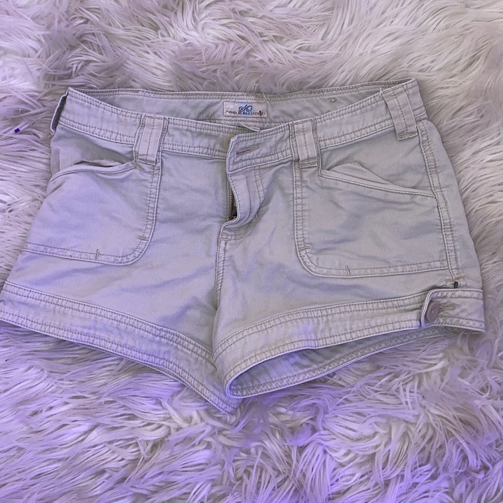 Khaki colored shorts(SIZE 7)